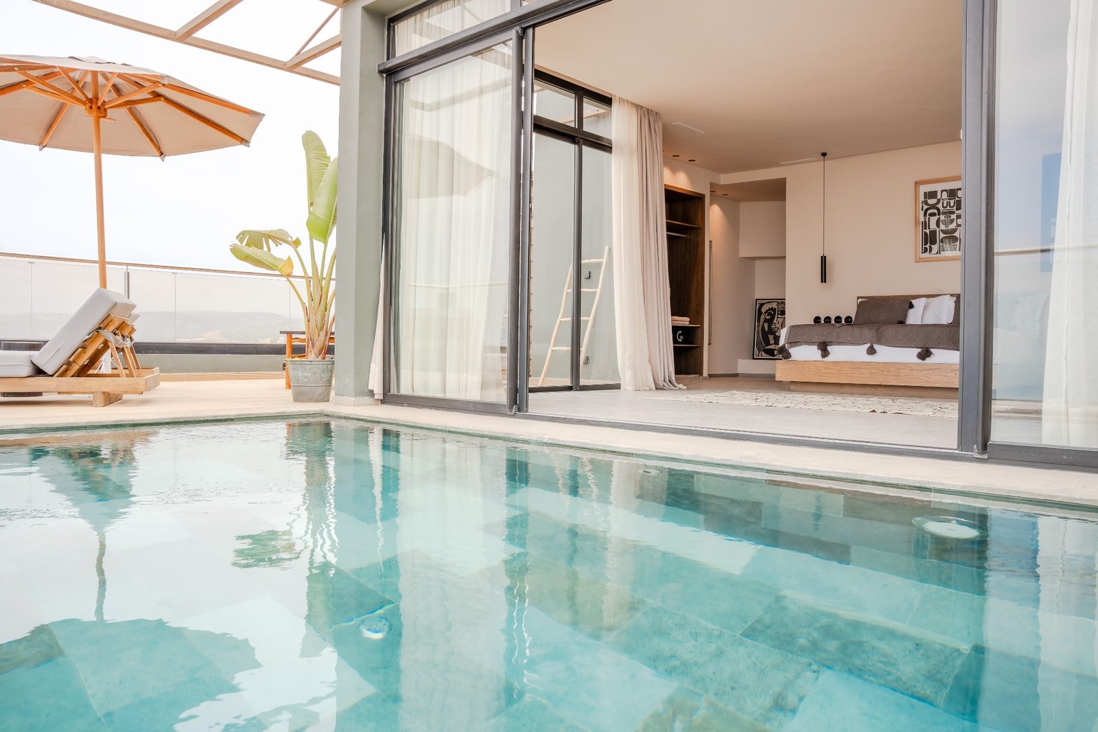 Looking from the private pool back into the Suite